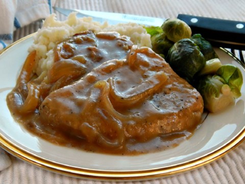 smothered pork chops.jpg